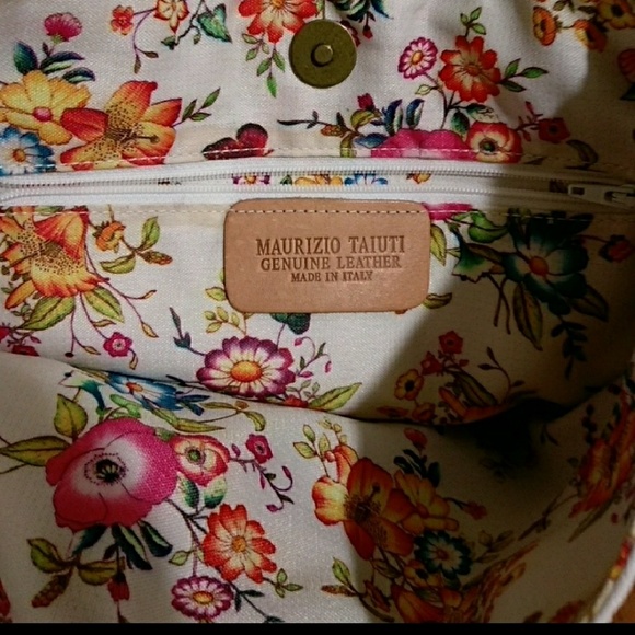 * Sold *Maurizio Tahiti Classic white Handbag - Picture 4 of 5